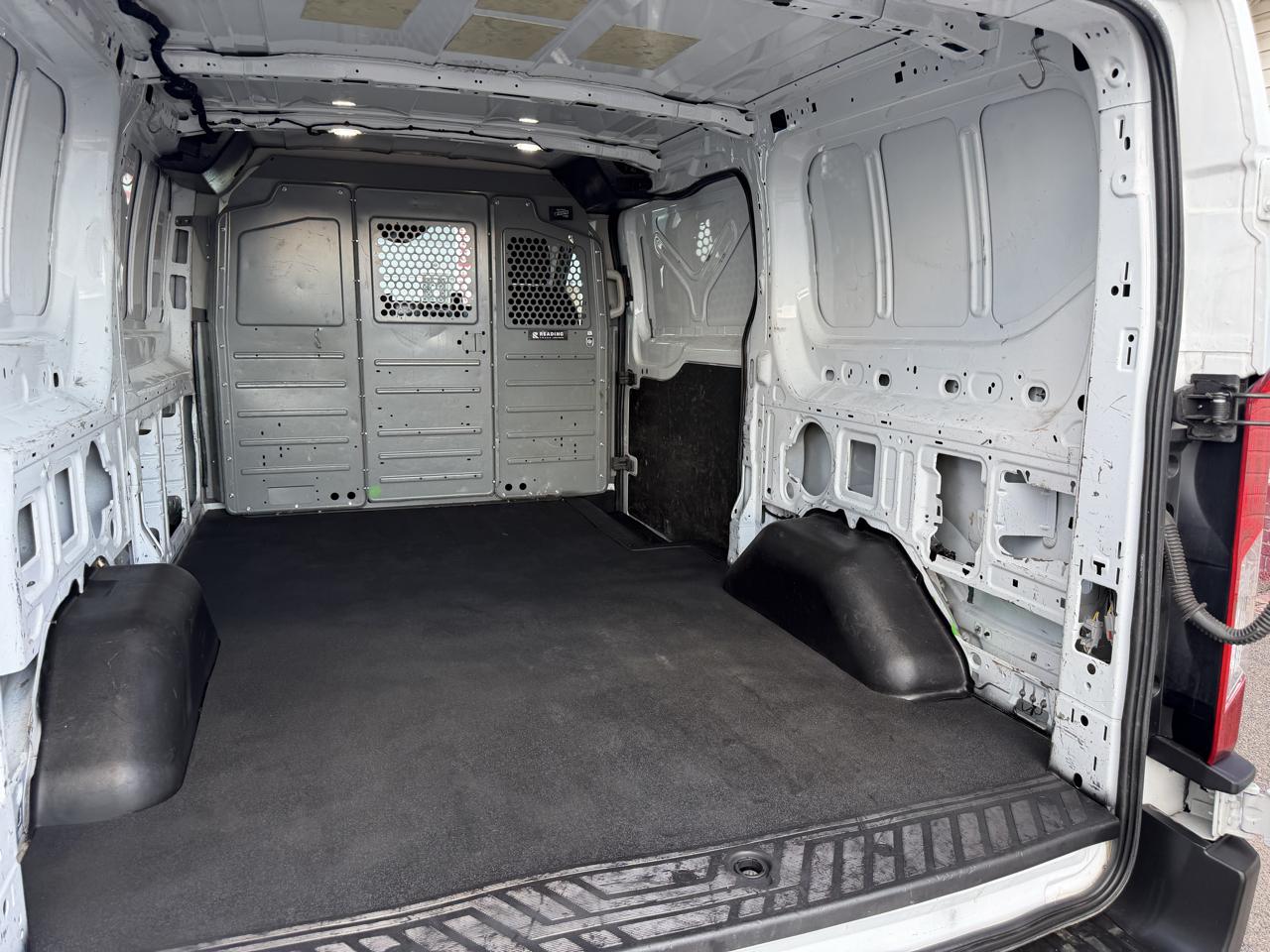 Ford Transit photo 27