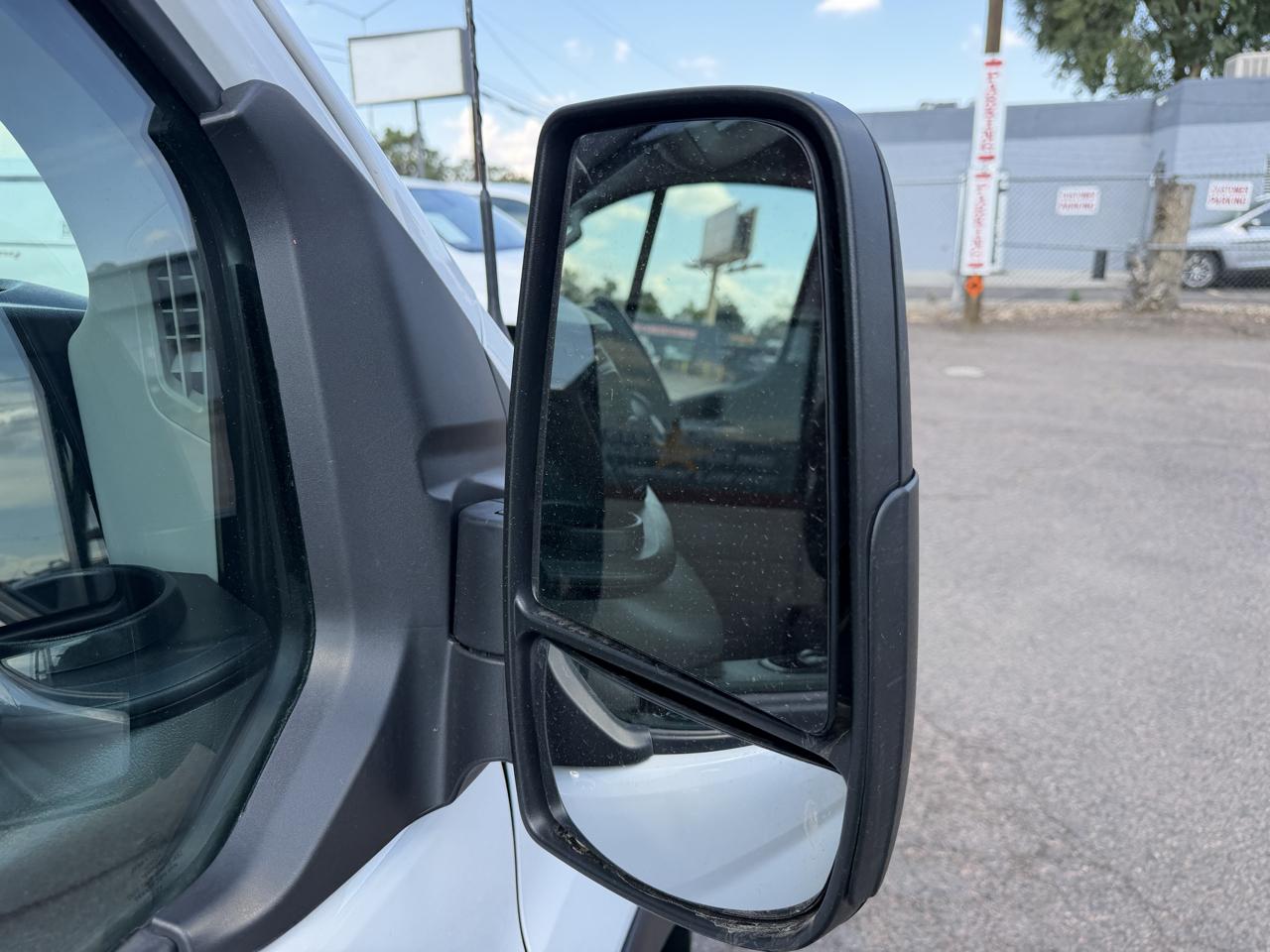 Ford Transit photo 32