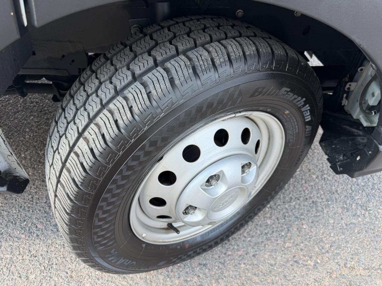 Ford Transit photo 33