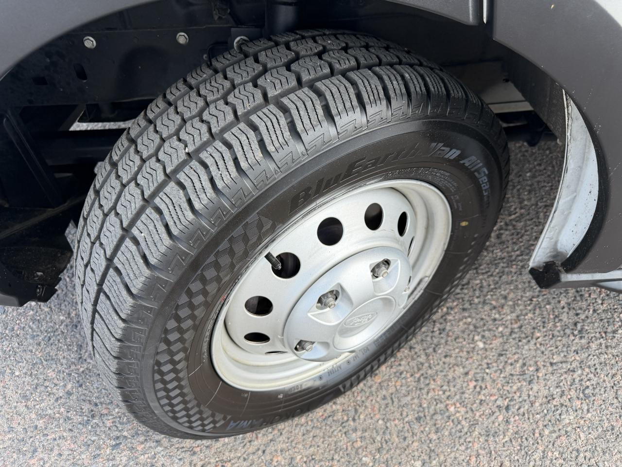 Ford Transit photo 36