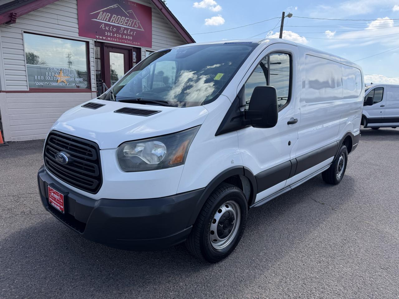 Ford Transit photo 4