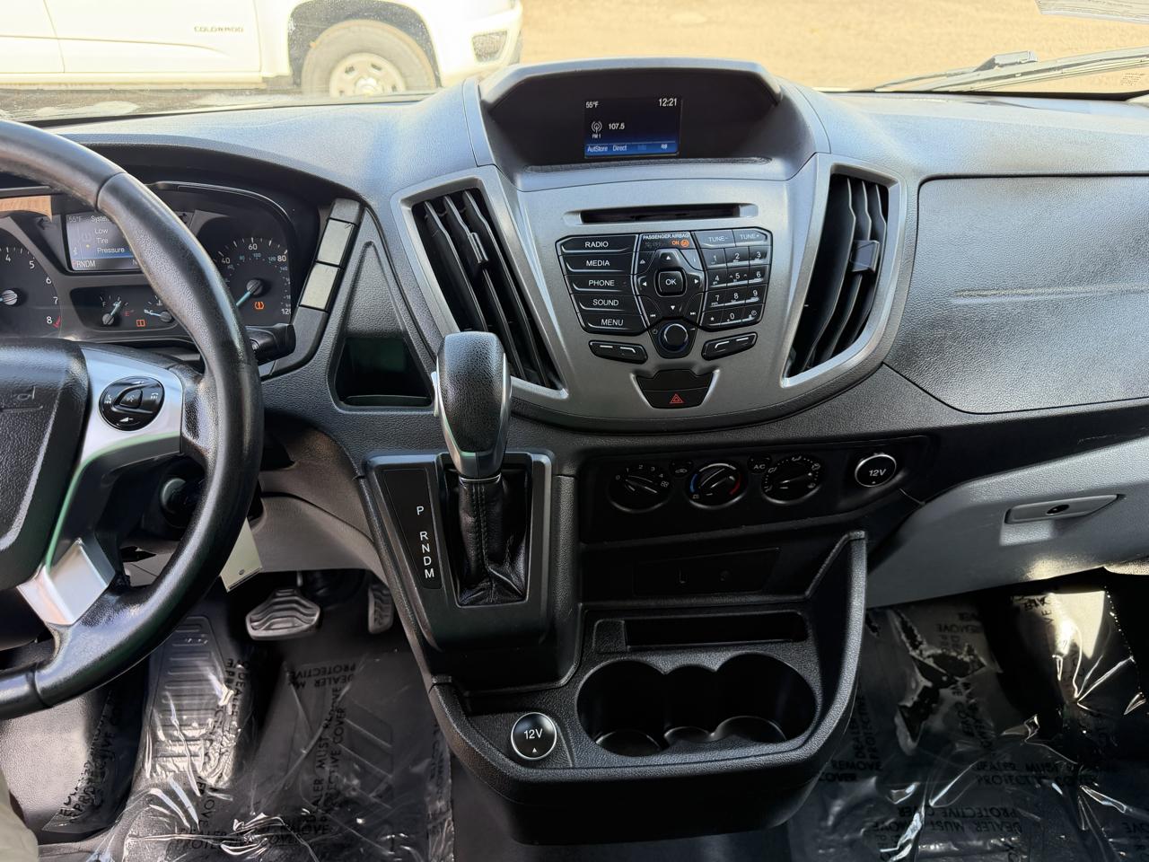Ford Transit photo 19