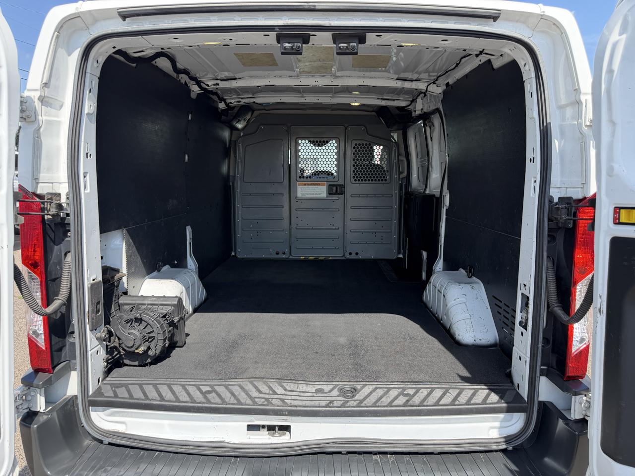 Ford Transit photo 25