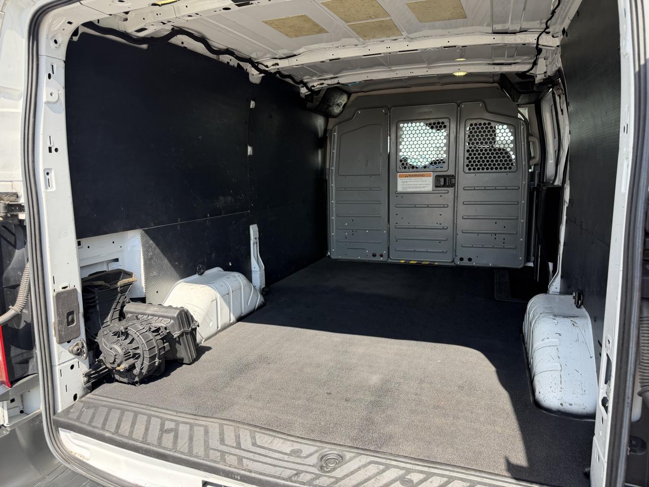 Ford Transit photo 28
