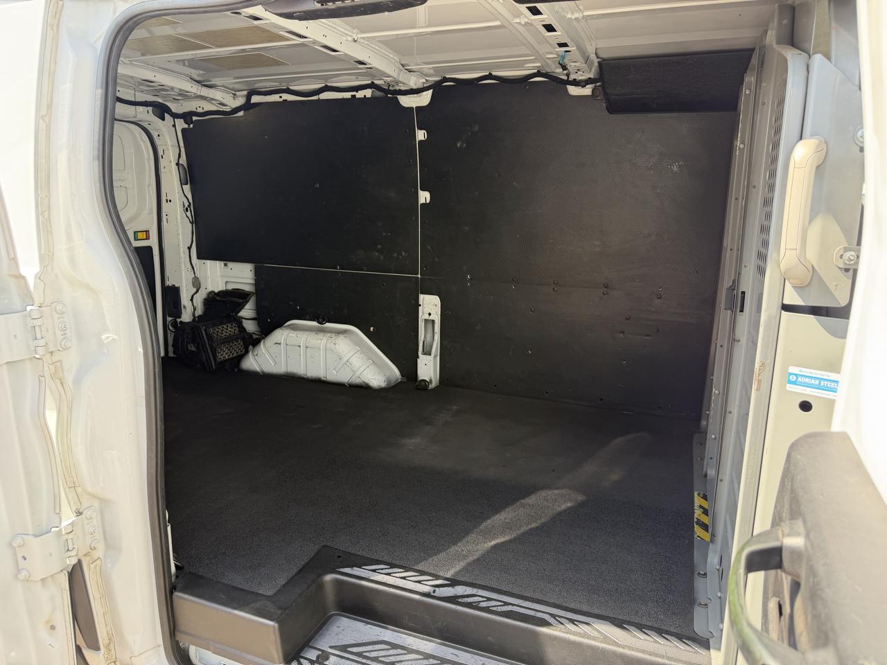 Ford Transit photo 30