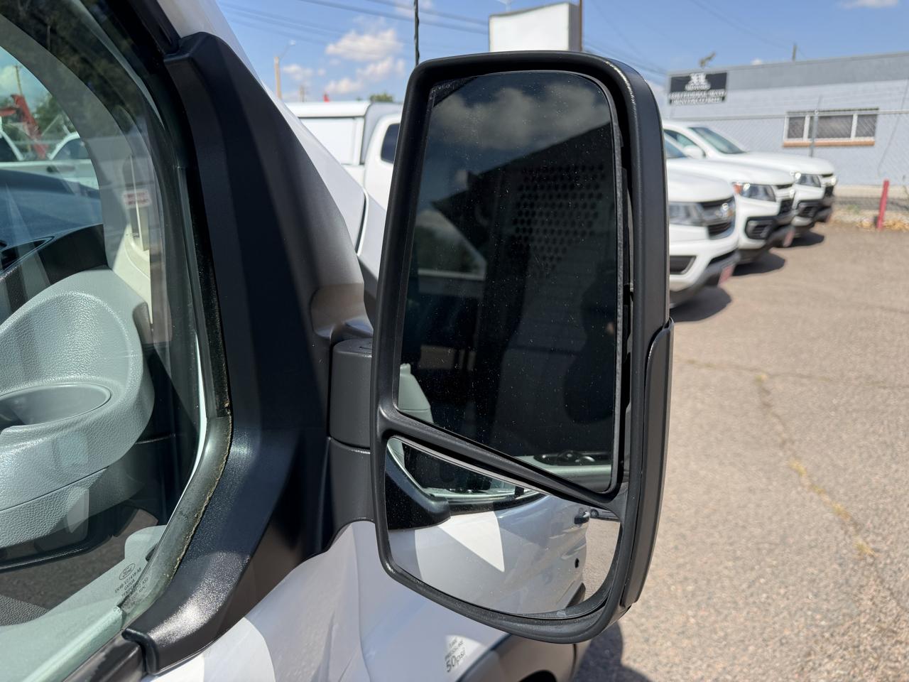 Ford Transit photo 33