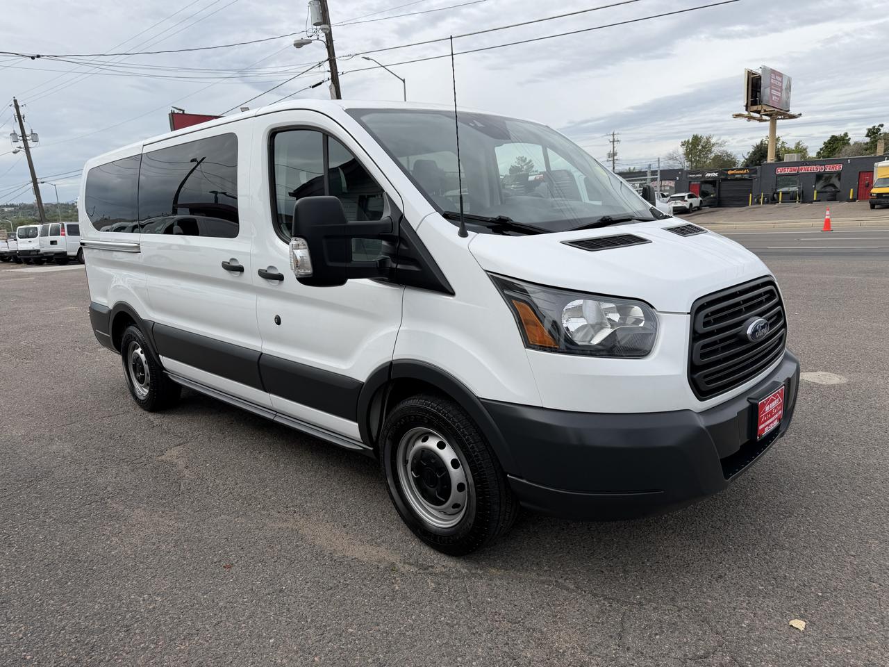 Ford Transit photo 2