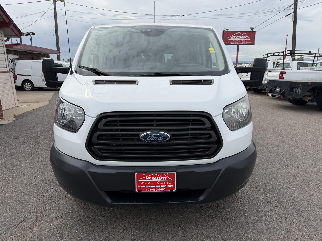 Ford Transit photo 3