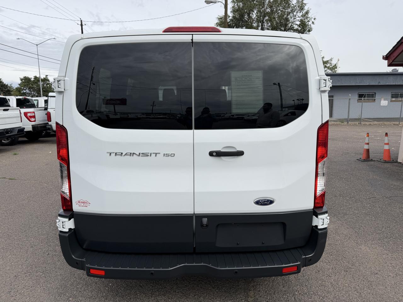 Ford Transit photo 8