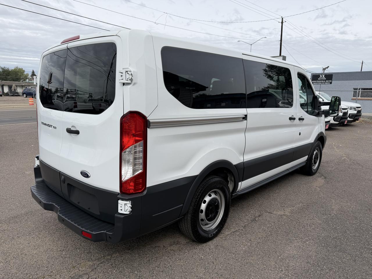 Ford Transit photo 9