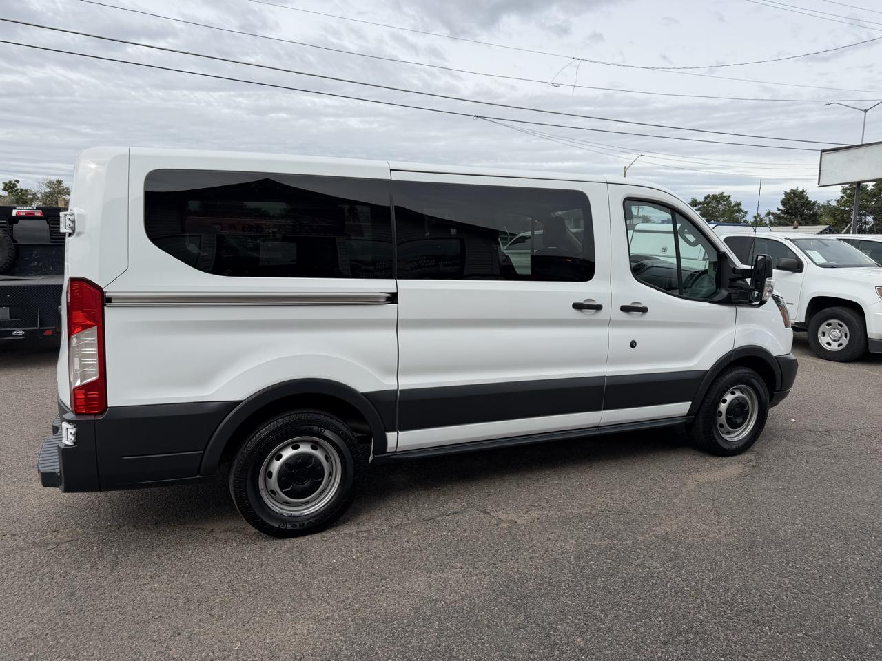 Ford Transit photo 10