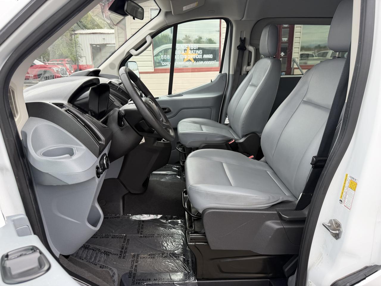 Ford Transit photo 11
