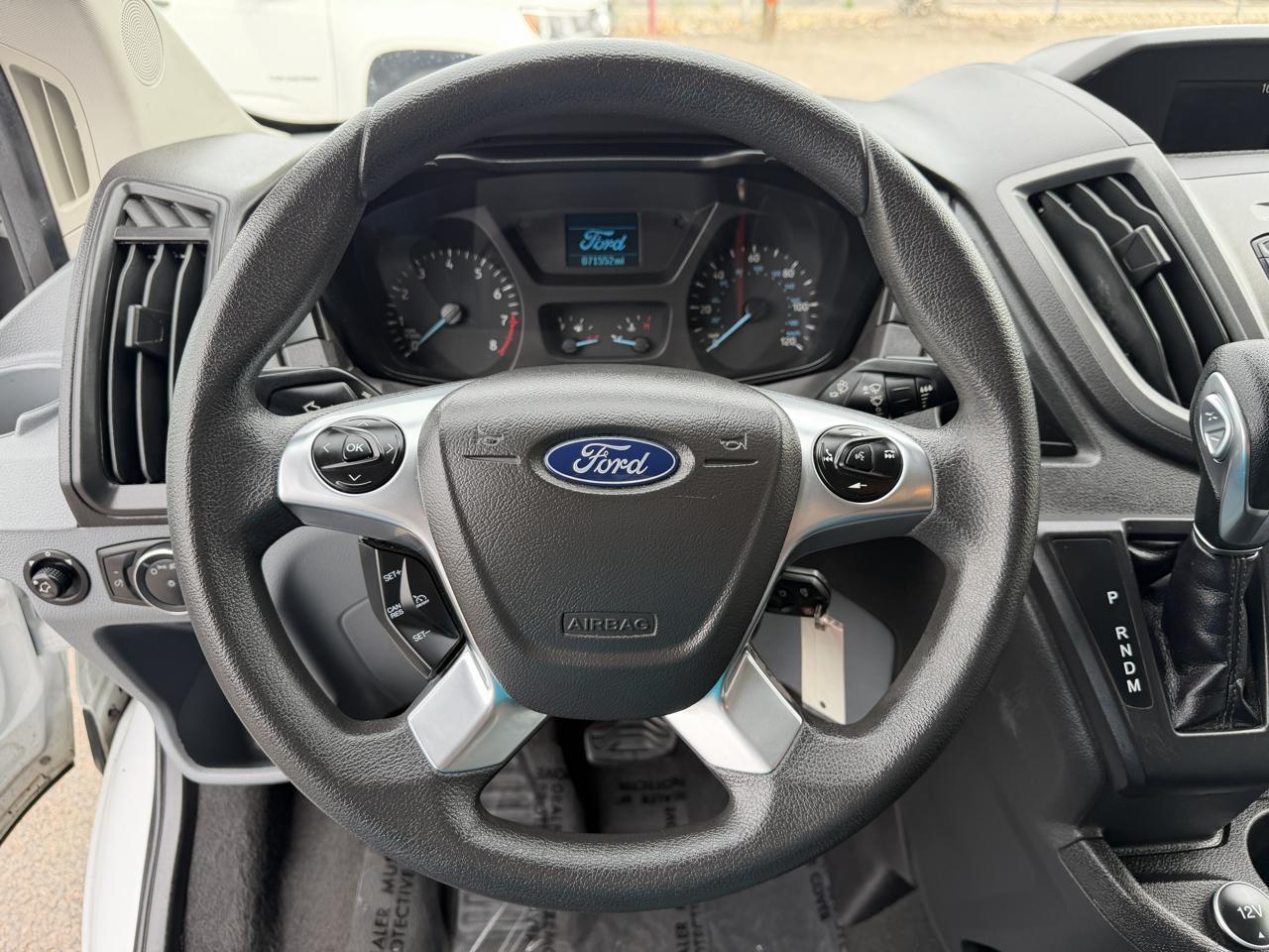 Ford Transit photo 15