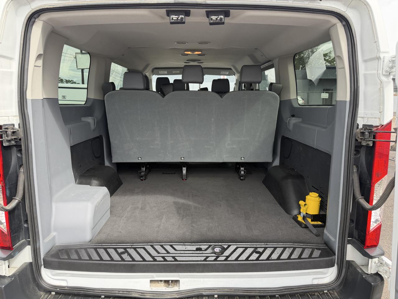 Ford Transit photo 27