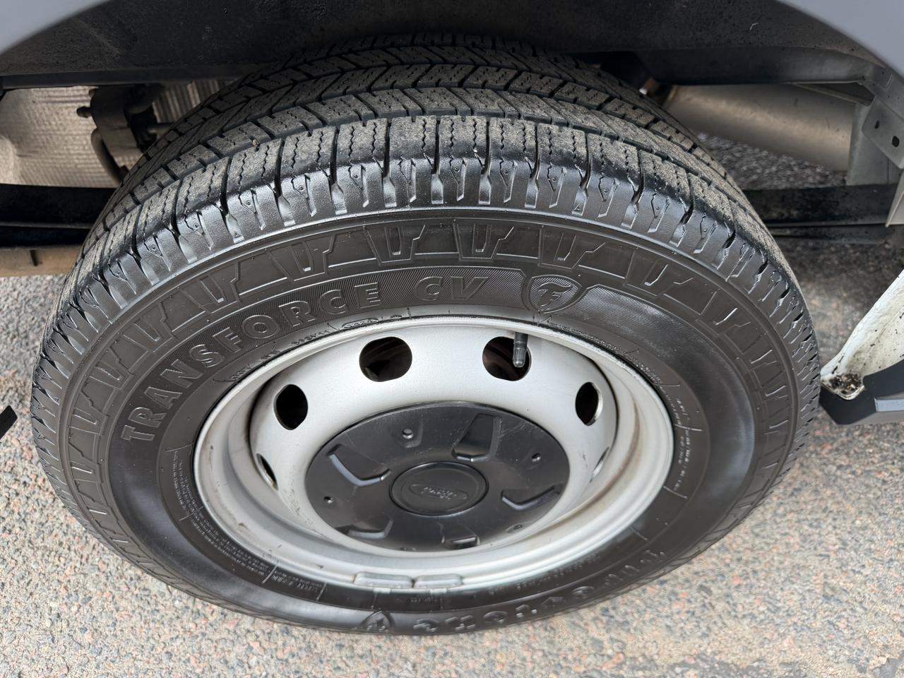 Ford Transit photo 33