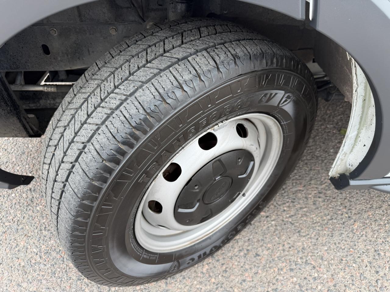 Ford Transit photo 35