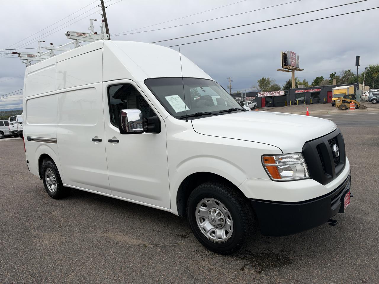 Nissan NV photo 2