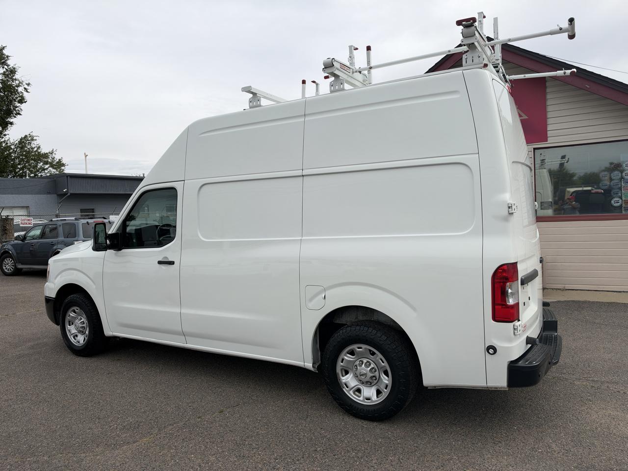 Nissan NV photo 6