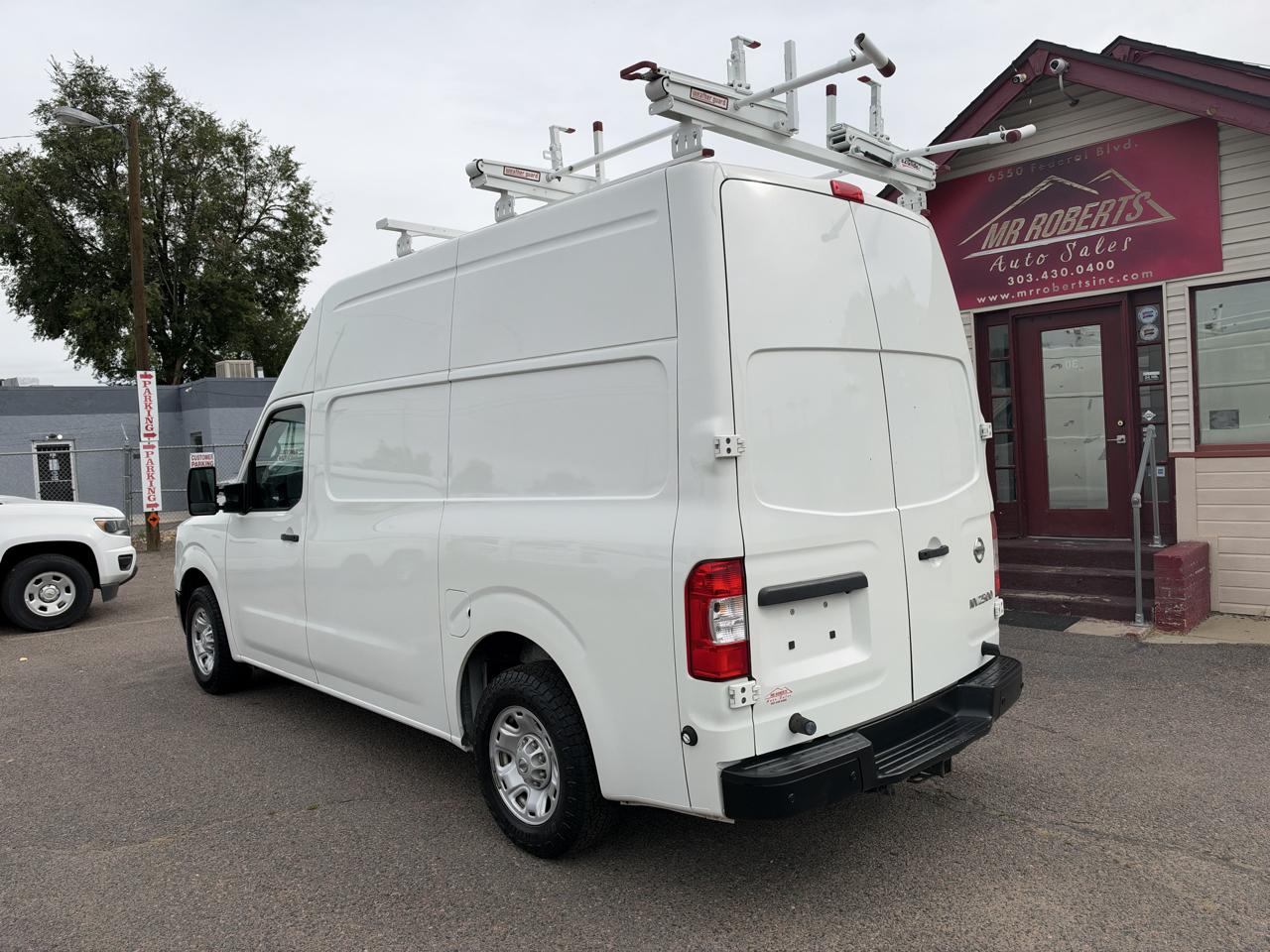 Nissan NV photo 7