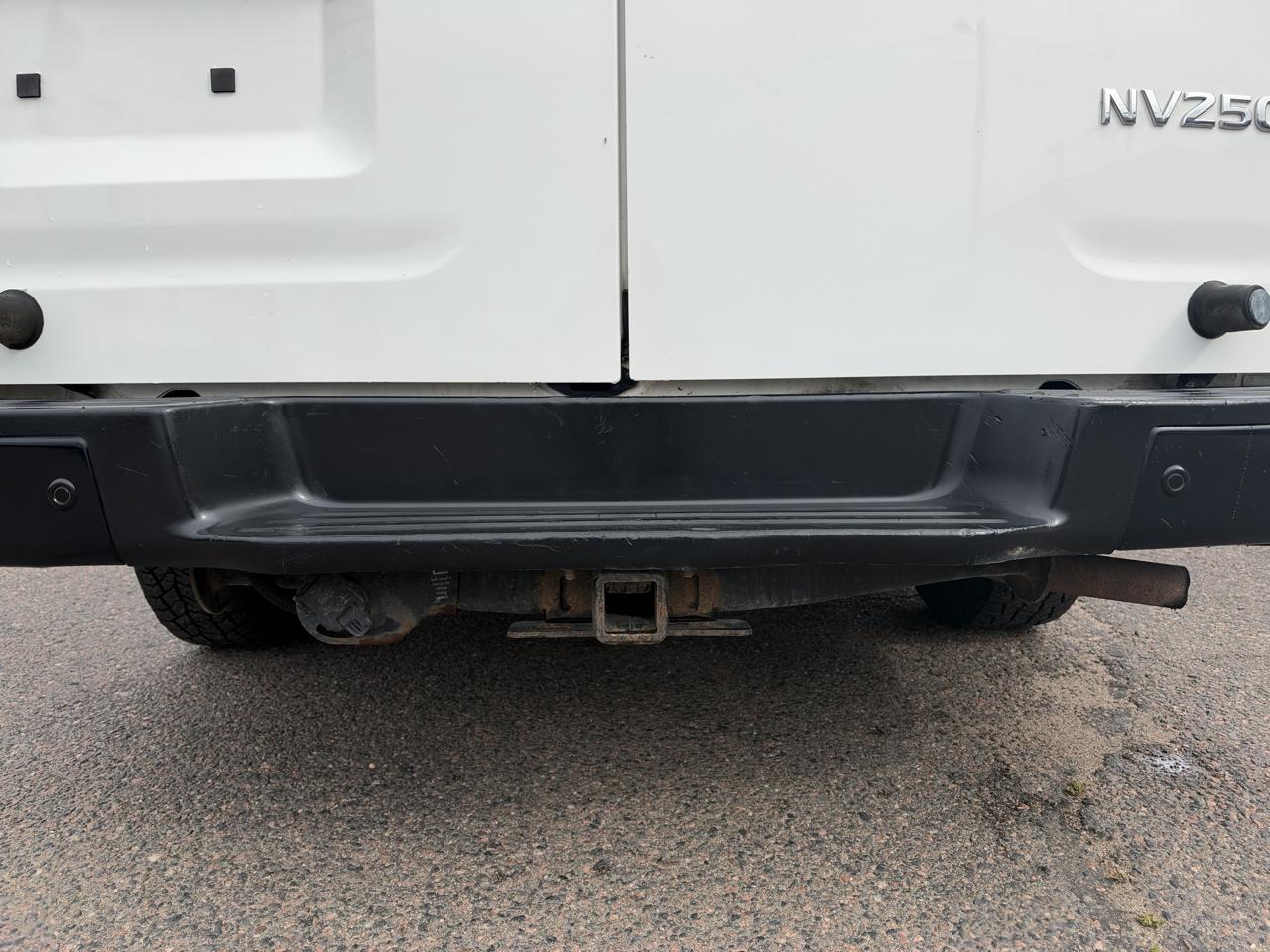 Nissan NV photo 9