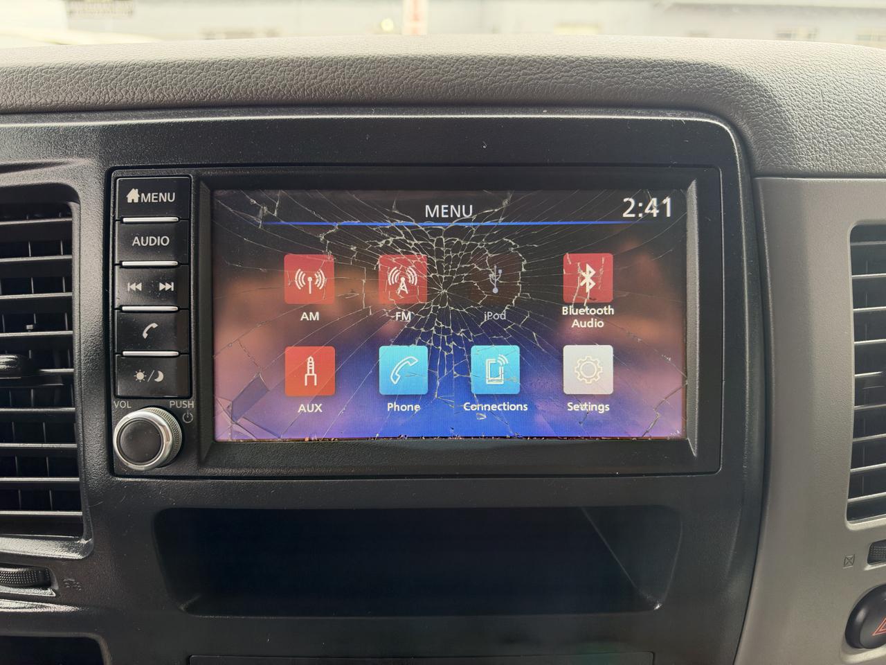 Nissan NV photo 22