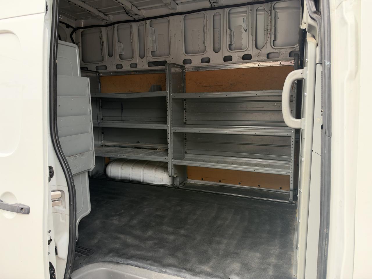Nissan NV photo 30