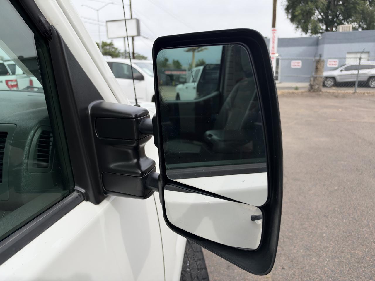 Nissan NV photo 34