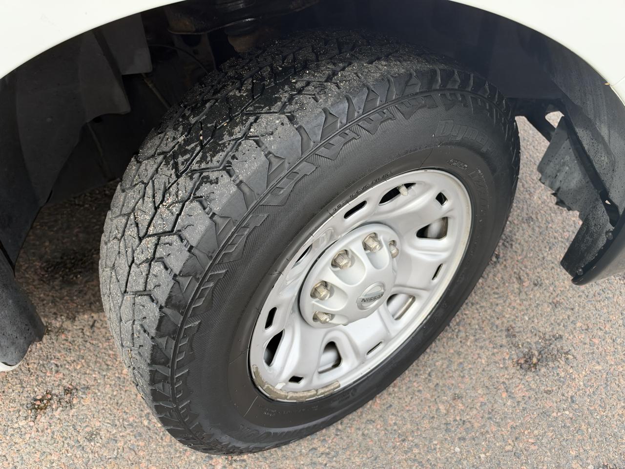 Nissan NV photo 35