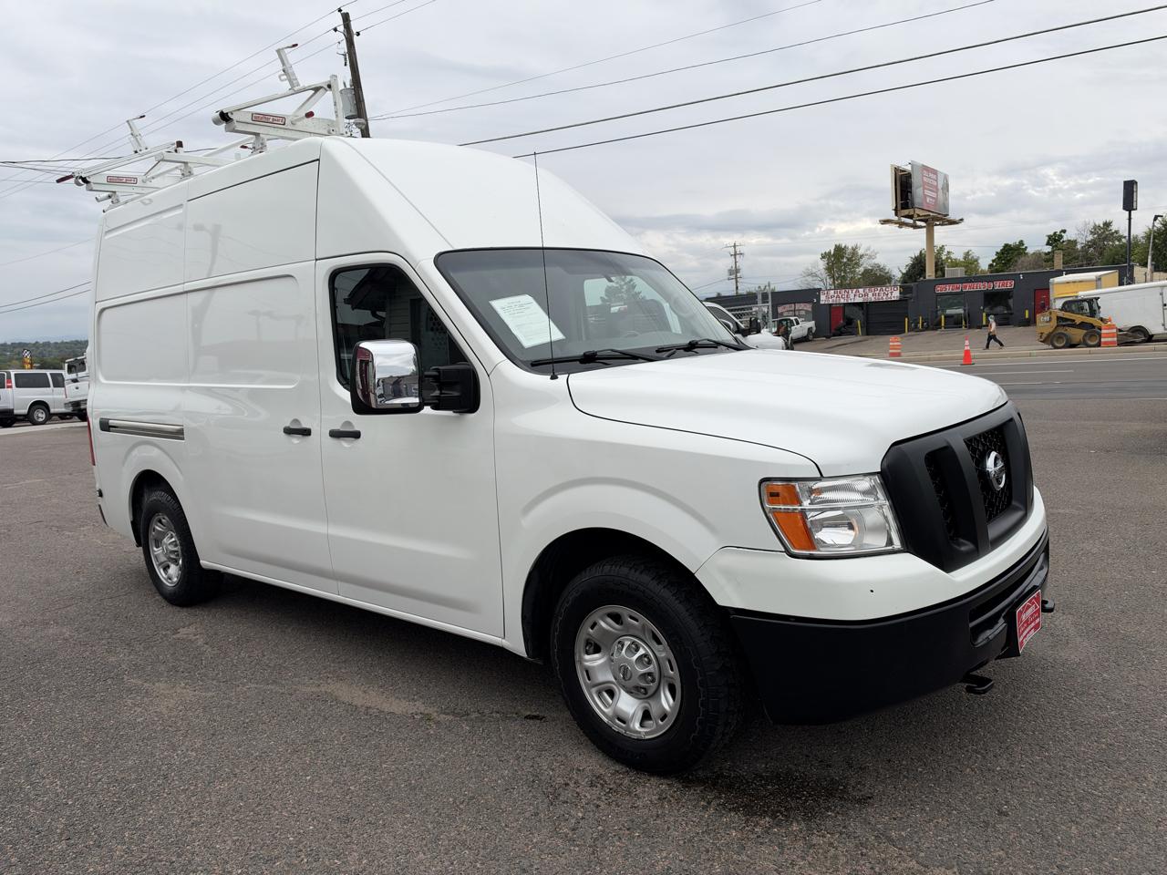 Nissan NV photo 2