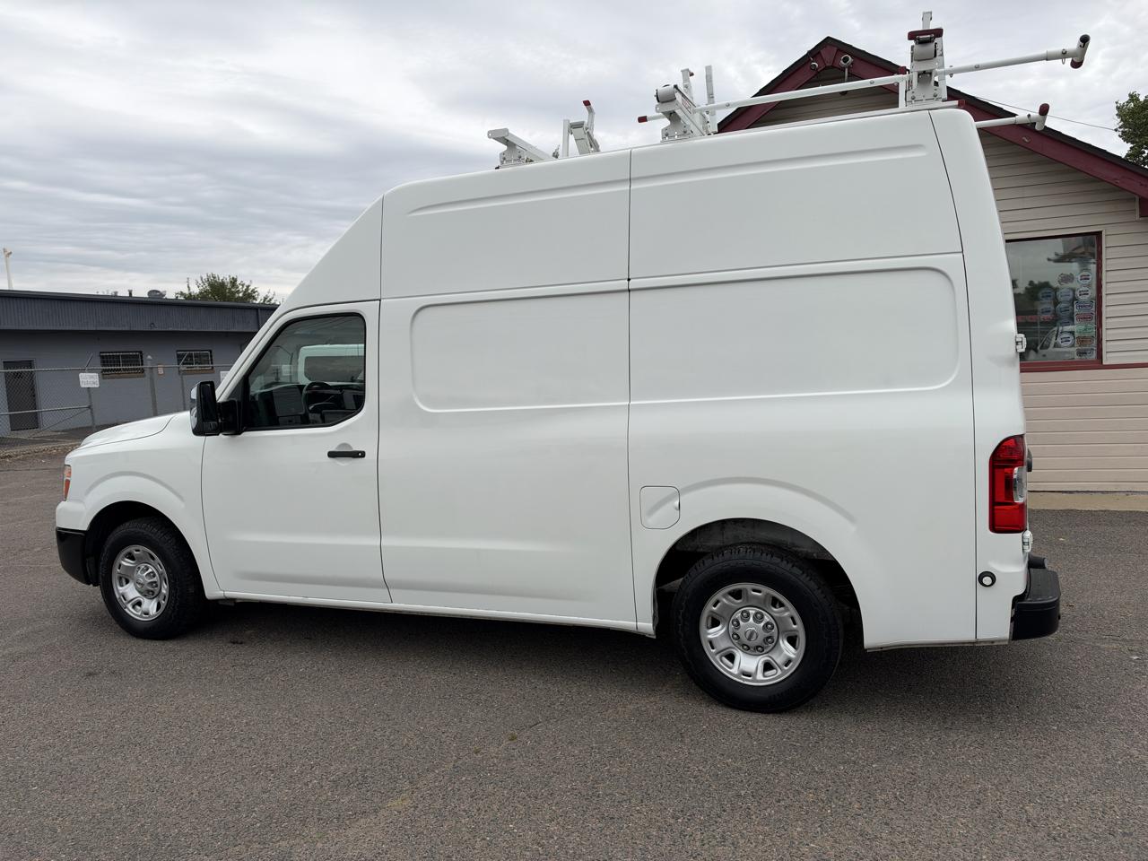 Nissan NV photo 6