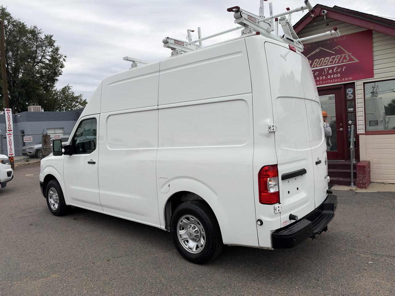 Nissan NV photo 7