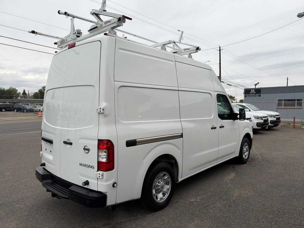 Nissan NV photo 10