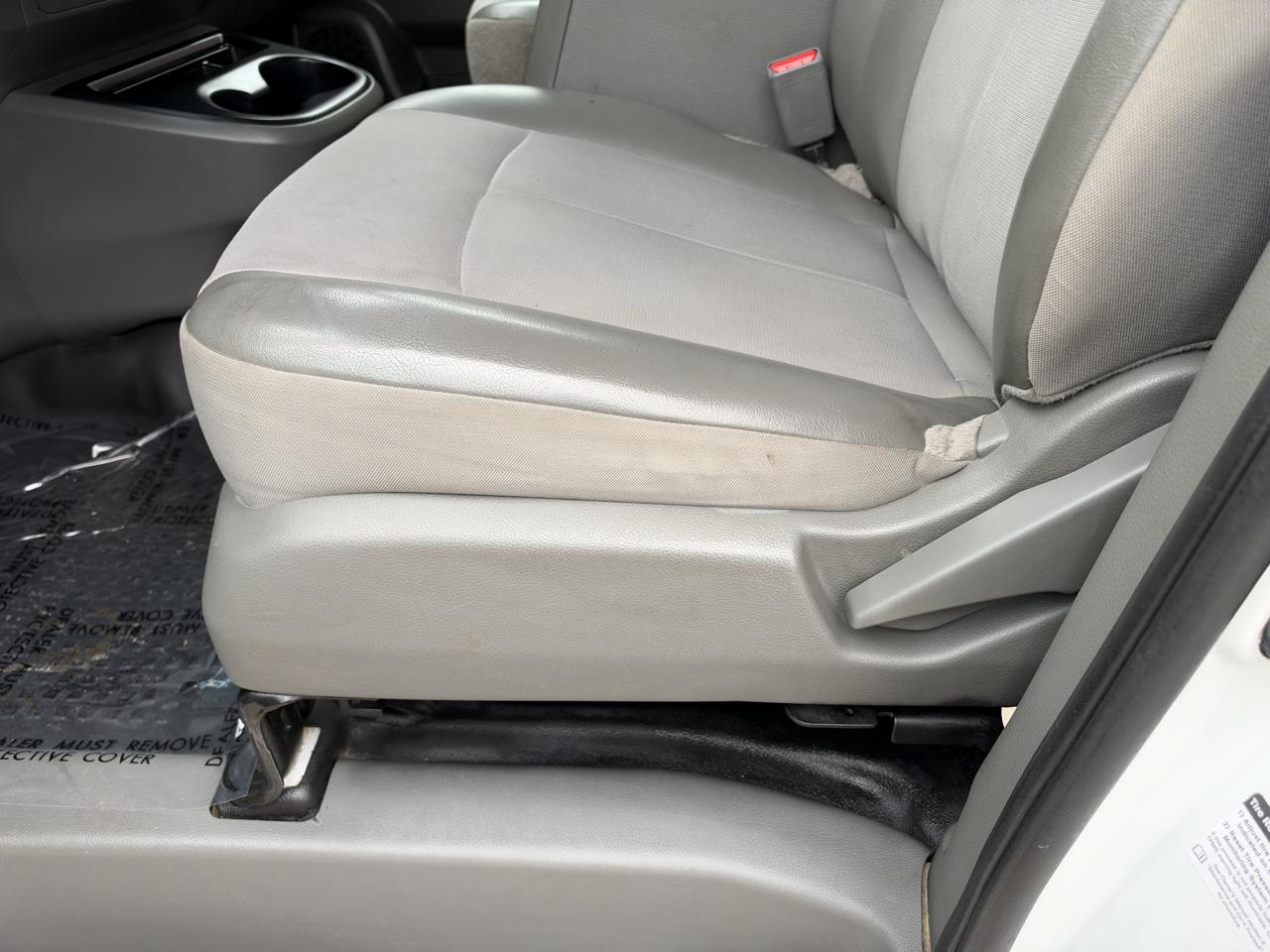 Nissan NV photo 13