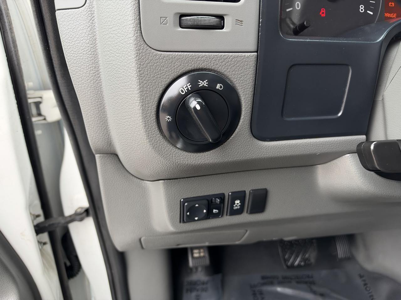Nissan NV photo 16