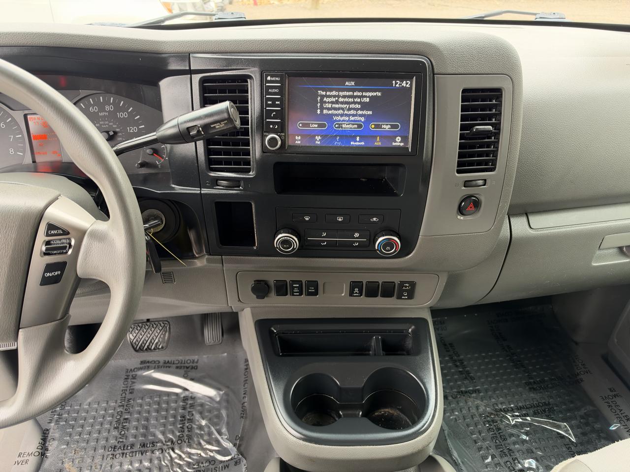 Nissan NV photo 20