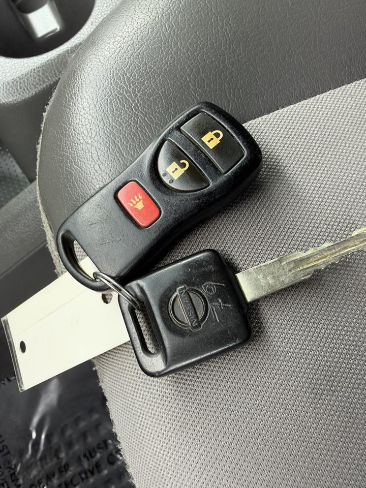 Nissan NV photo 25