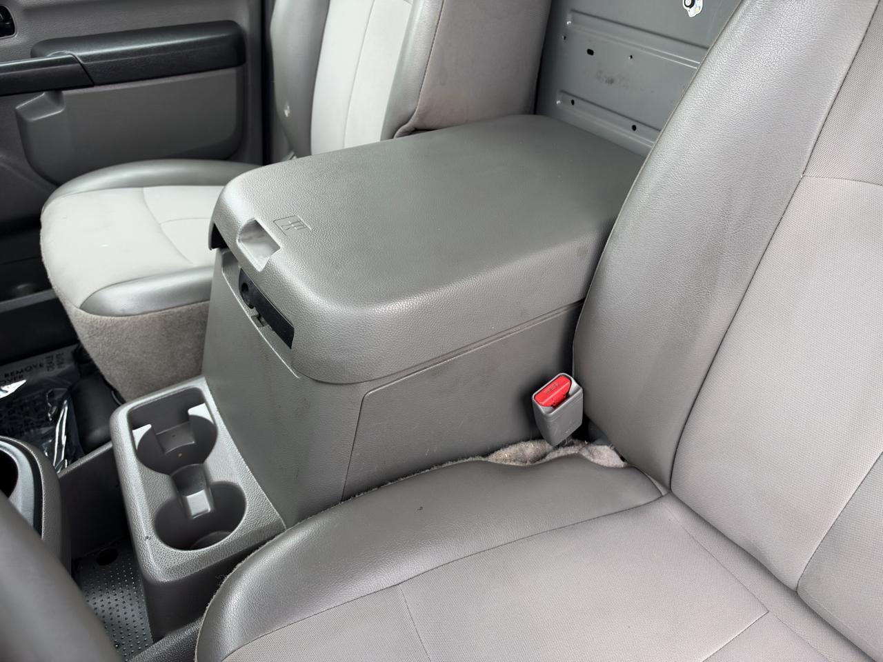 Nissan NV photo 26