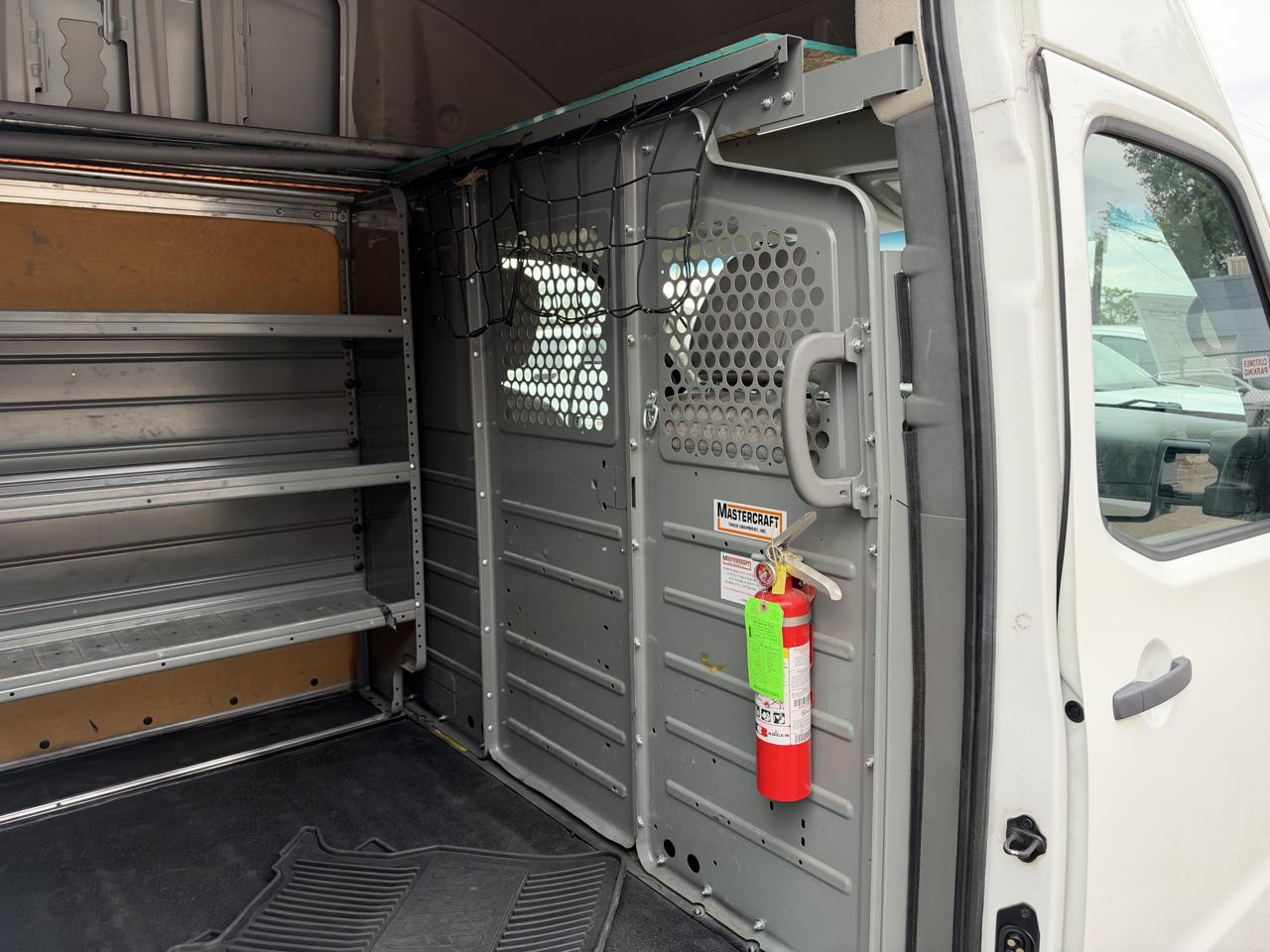 Nissan NV photo 30