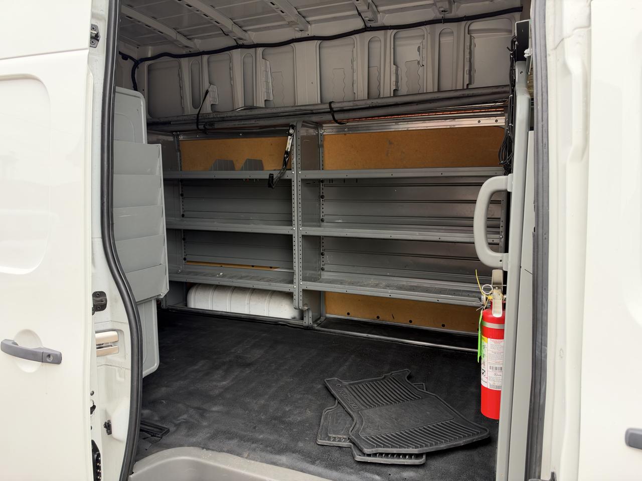 Nissan NV photo 32