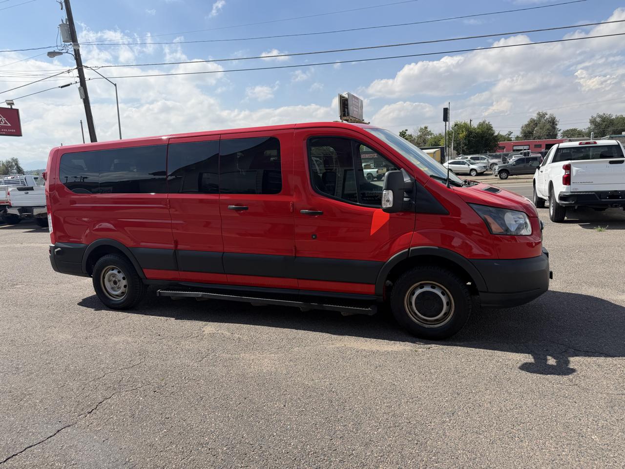 Ford Transit Wagon T-350 148" Low Roof XLT Swing-Out RH Dr 2017