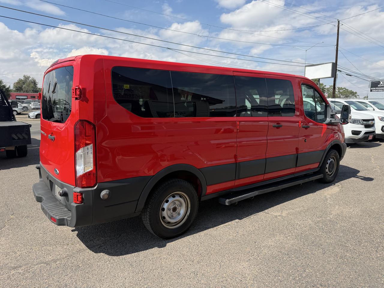 Ford Transit Wagon T-350 148" Low Roof XLT Swing-Out RH Dr 2017