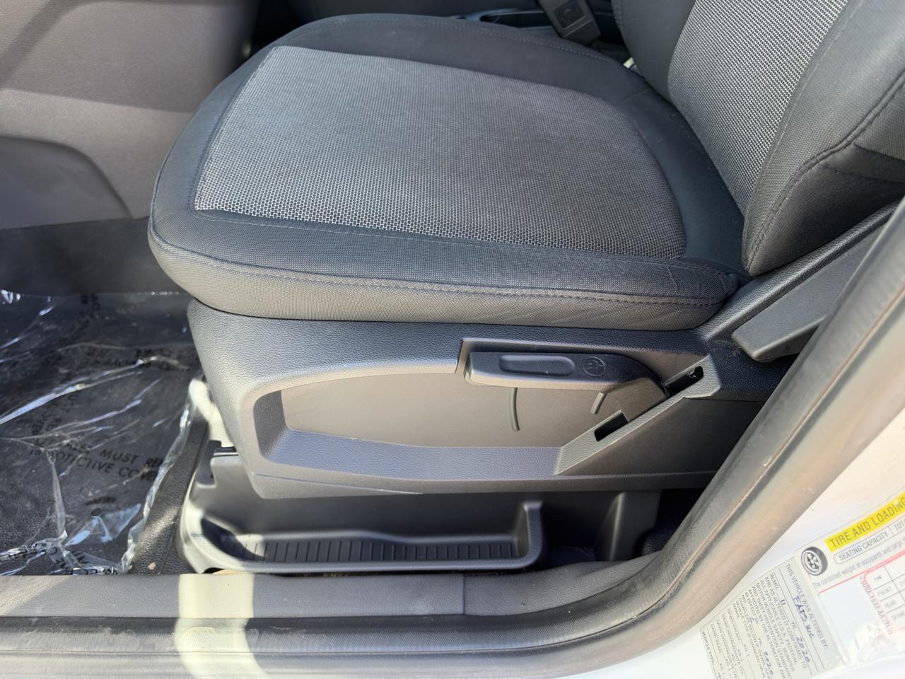 Ford Transit Connect photo 12