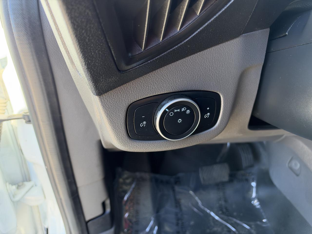 Ford Transit Connect photo 14