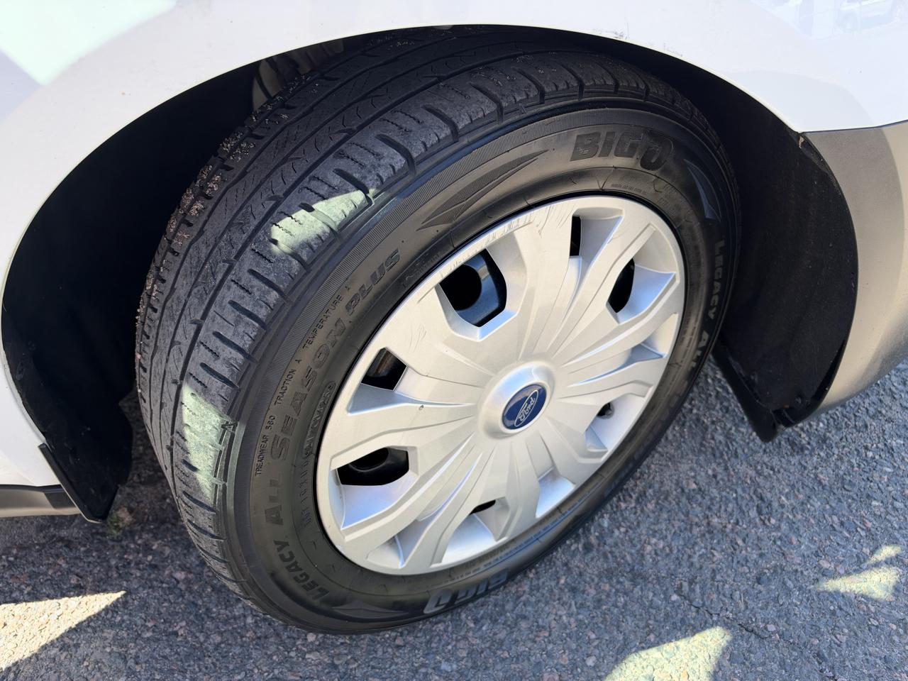 Ford Transit Connect photo 32