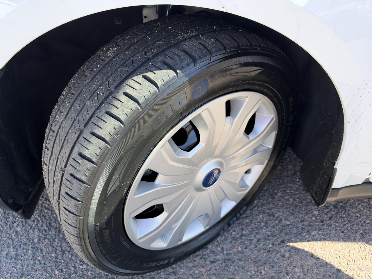 Ford Transit Connect photo 35