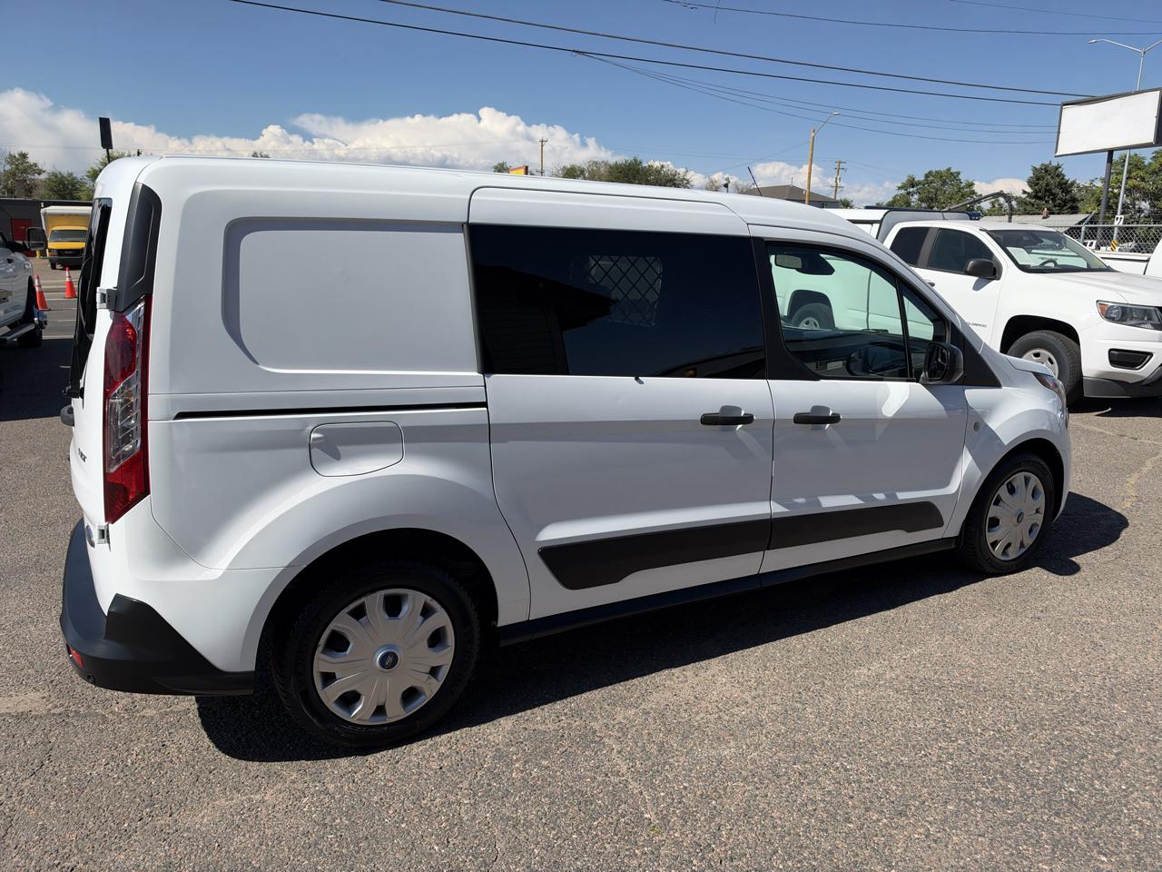 Ford Transit Connect photo 10