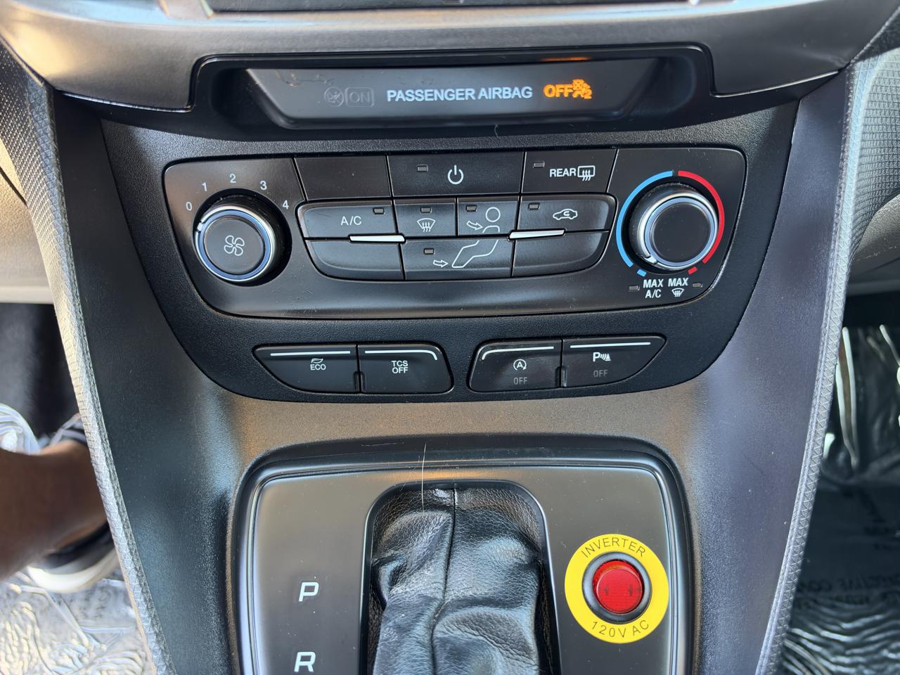 Ford Transit Connect photo 22