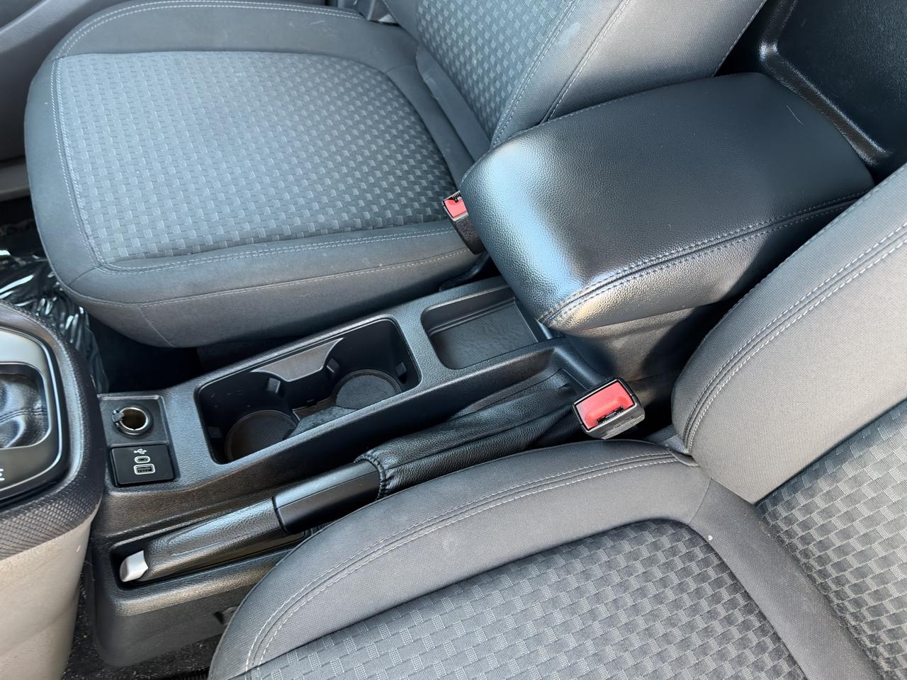 Ford Transit Connect photo 24