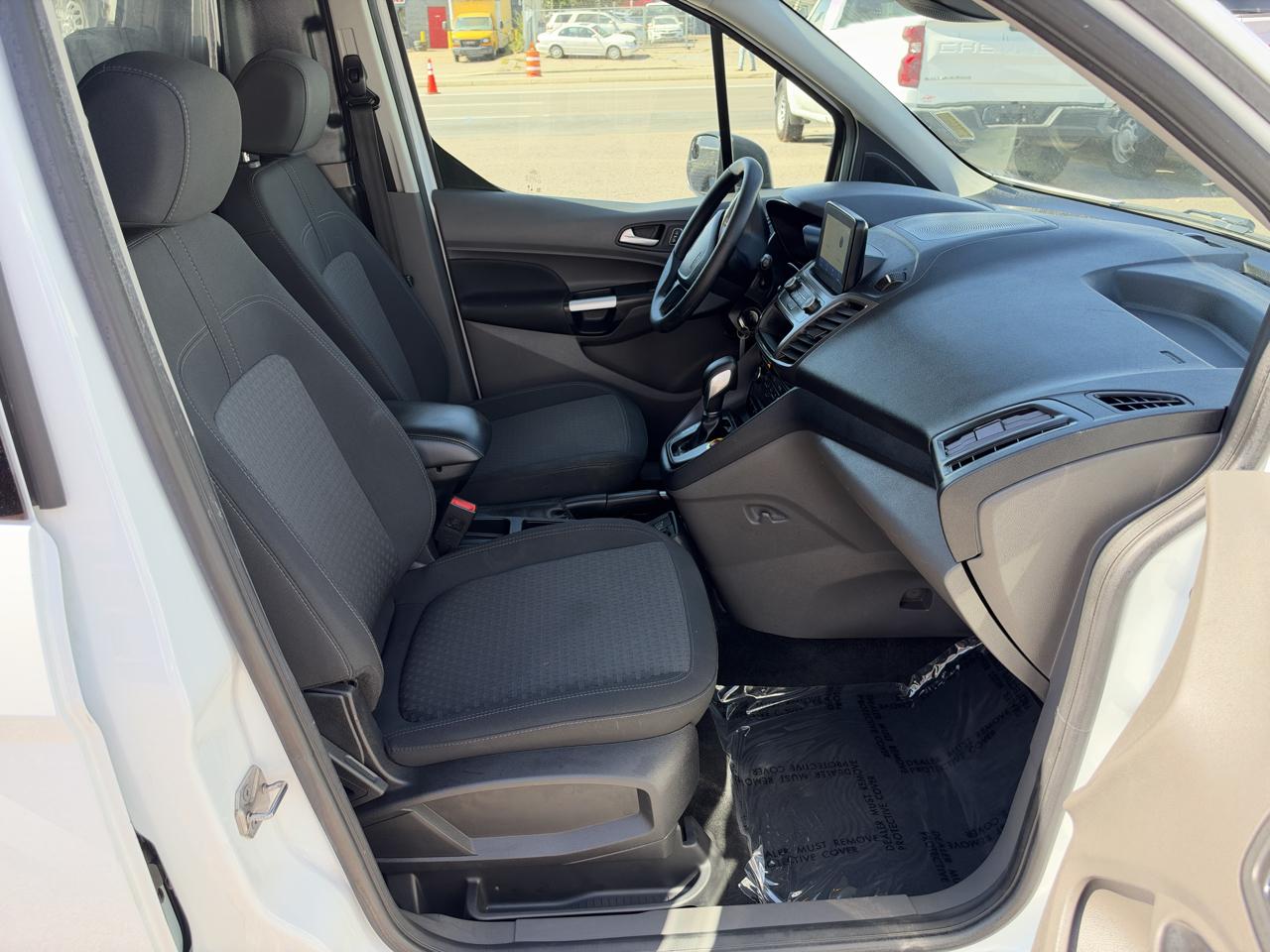 Ford Transit Connect photo 31