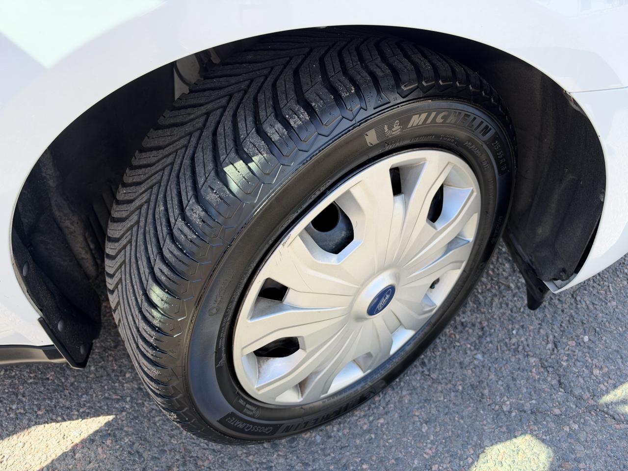 Ford Transit Connect photo 34